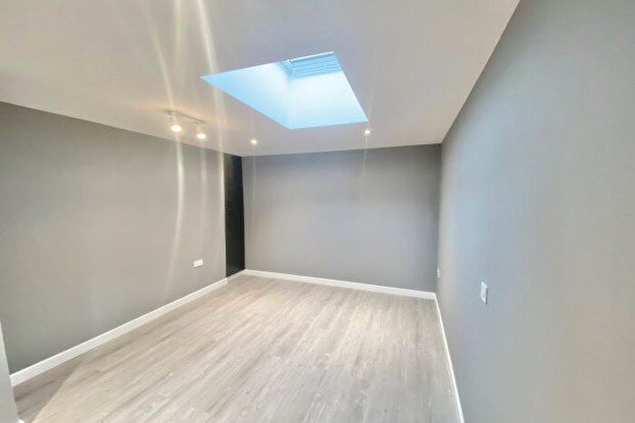 1 Bedroom Flat To Rent In The Royals, High Street, Southend-On-Sea, SS1