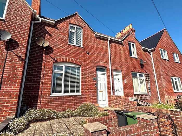 3 Bedroom Terraced House For Sale In Parkmead Road, Weymouth, DT4