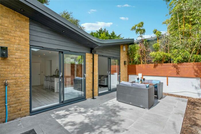 2 Bedroom Flat To Rent In Riverdale Gardens, Twickenham, TW1