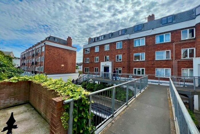 2 Bedroom Flat To Rent In Devonian Court, Brighton, BN2
