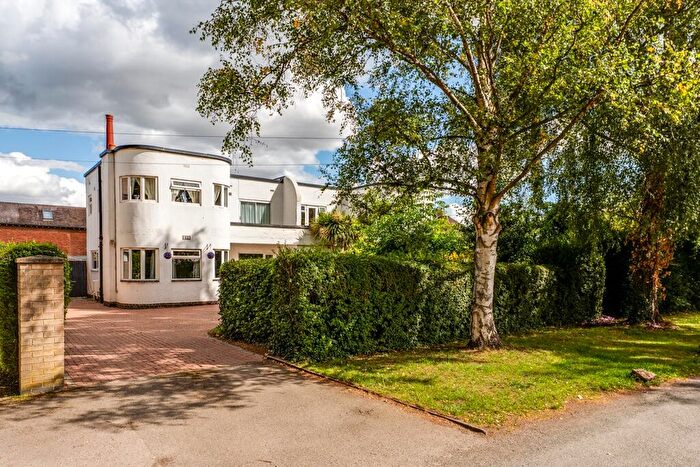 3 Bedroom Semi-Detached House For Sale In Paradise Lane, Kettering, NN15