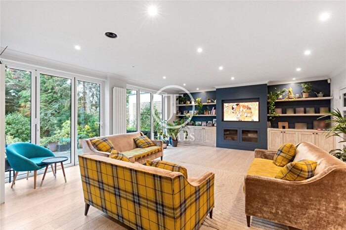 6 Bedroom Semi Detached House For Sale In Ridge Close, London, NW4