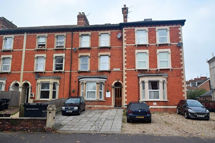 Studio To Rent In Cheddon Road, Taunton, Somerset, TA2