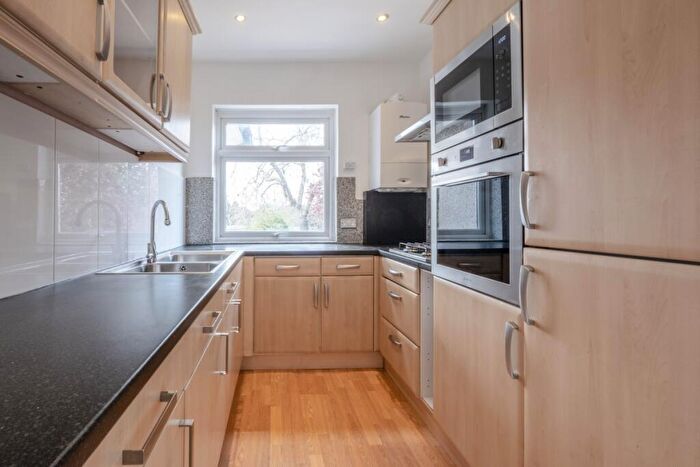 2 Bedroom Flat To Rent In Finchley Road London, NW11