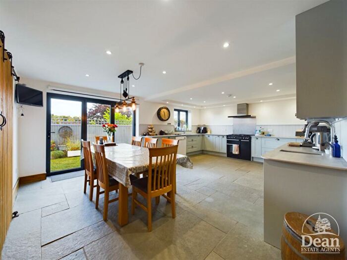 4 Bedroom Detached House For Sale In Staunton Road, Coleford, GL16