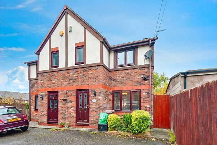 3 Bedroom Semi-Detached House For Sale In Leach View, St. Helens, Merseyside, WA11