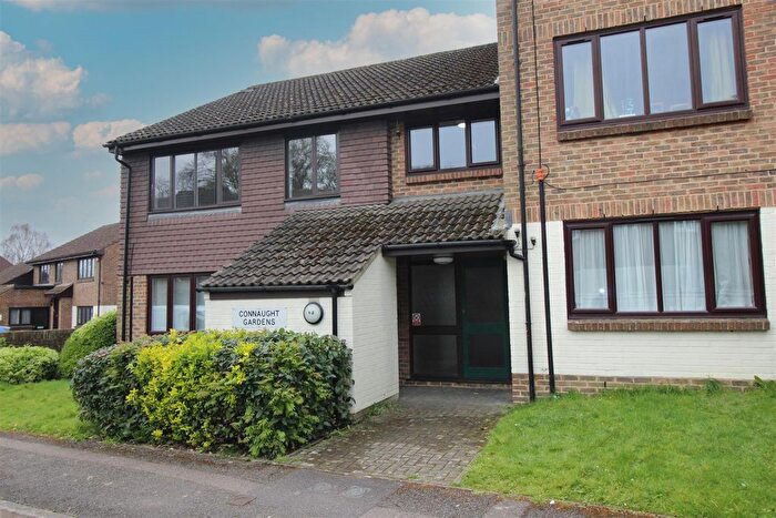 2 Bedroom Flat To Rent In Connaught Gardens, Crawley, West Sussex., RH10