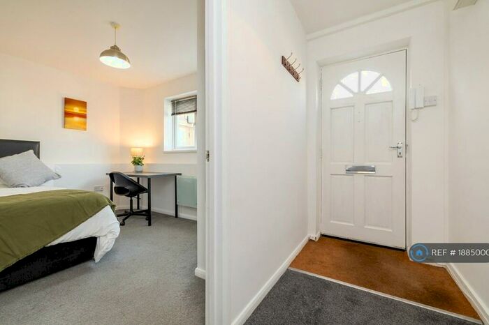 3 Bedroom Flat To Rent In Brunswick Street, Leamington Spa, CV31
