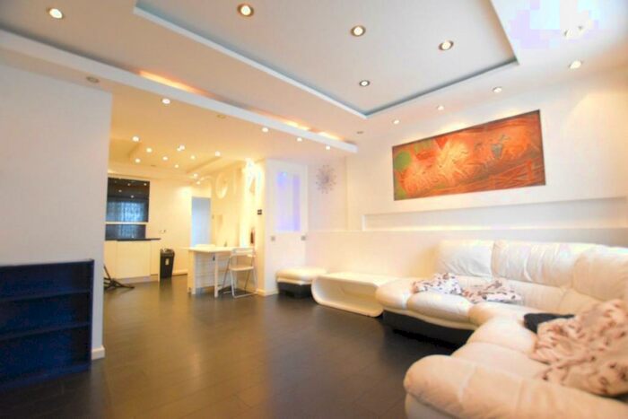 3 Bedroom Terraced House To Rent In Selby Road, E13