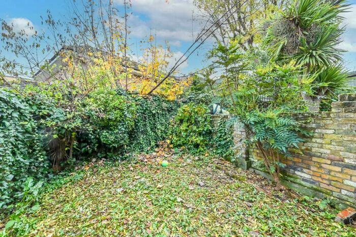 3 Bedroom Terraced House To Rent In Lansdowne Hill, West Norwood, London, SE27