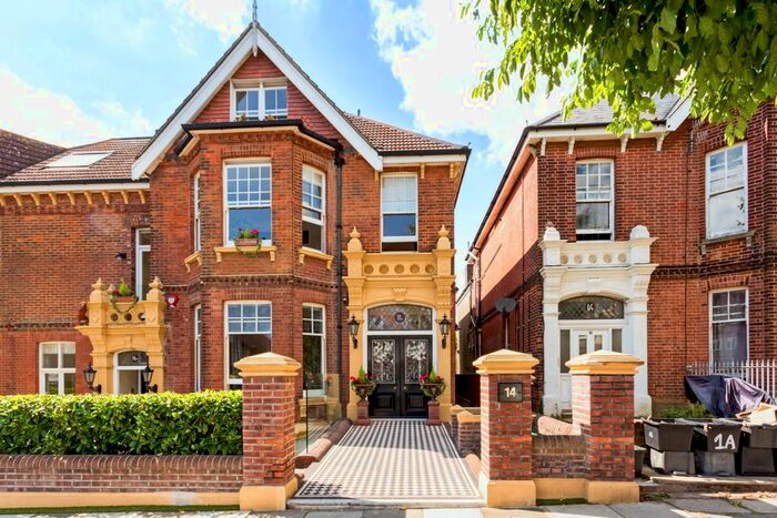 2 Bedroom Flat To Rent In Wilbury Villas, Hove, BN3