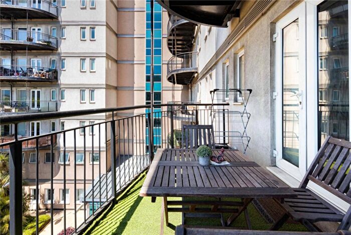 2 Bedroom Flat For Sale In Central House, - High Street, Stratford, London, E15