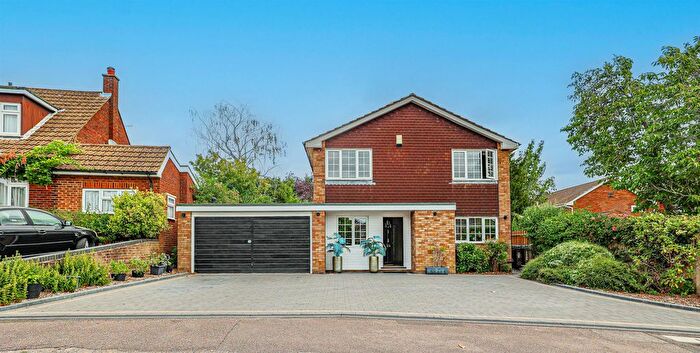4 Bedroom Detached House For Sale In St. Anthonys Avenue, Hemel Hempstead, HP3