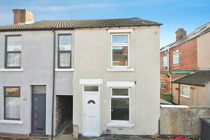 2 Bedroom End Terrace House For Sale In Sterland Street, Chesterfield, Derbyshire, S40