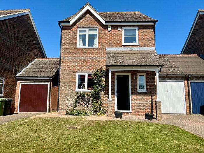 3 Bedroom Link Detached House For Sale In Hamblin Meadow, Eddington, RG17