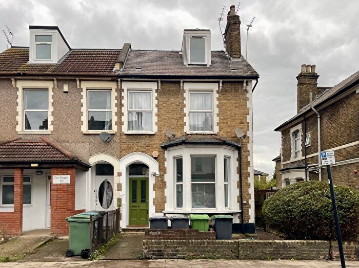 2 Bedroom Maisonette To Rent In Myddleton Road, London, N22