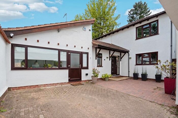 5 Bedroom Detached House To Rent In Cullera Close, Northwood, HA6