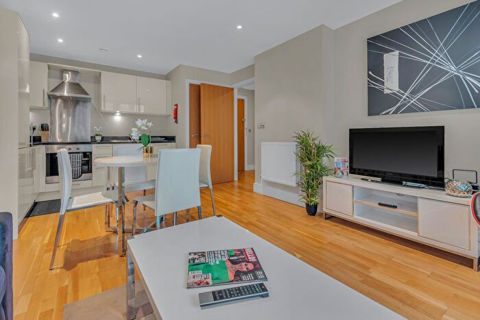 1 Bedroom Flat To Rent In Millharbour, London, E14