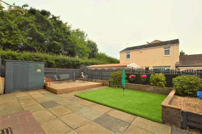 3 Bedroom End Of Terrace House For Sale In Busbiehead, Girdle Toll, Irvine, KA11
