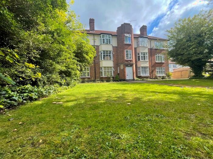 2 Bedroom Flat To Rent In Hale Lane, London, NW7