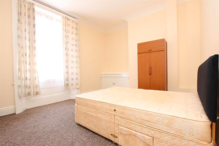 2 Bedroom Flat To Rent In Charlotte Street, Bath, BA1