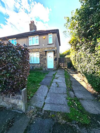 3 Bedroom Semi-Detached House To Rent In Eastbury Avenue, Bradford, BD6