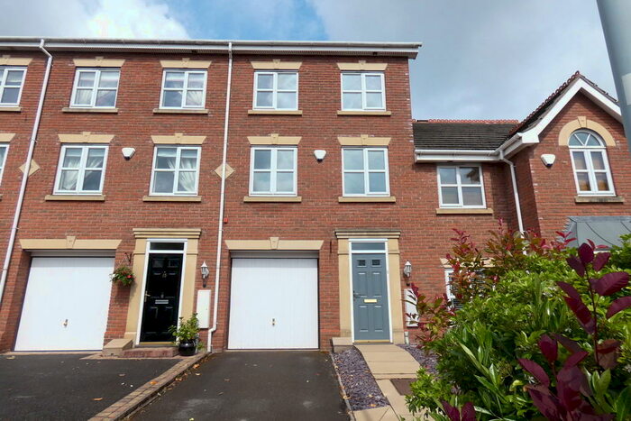 3 Bedroom Town House To Rent In Langley Park Way, Sutton Coldfield, B75