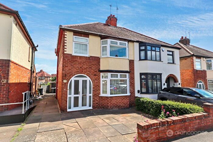 3 Bedroom Semi-Detached House For Sale In Oakdene Crescent, Weddington, Nuneaton, CV10