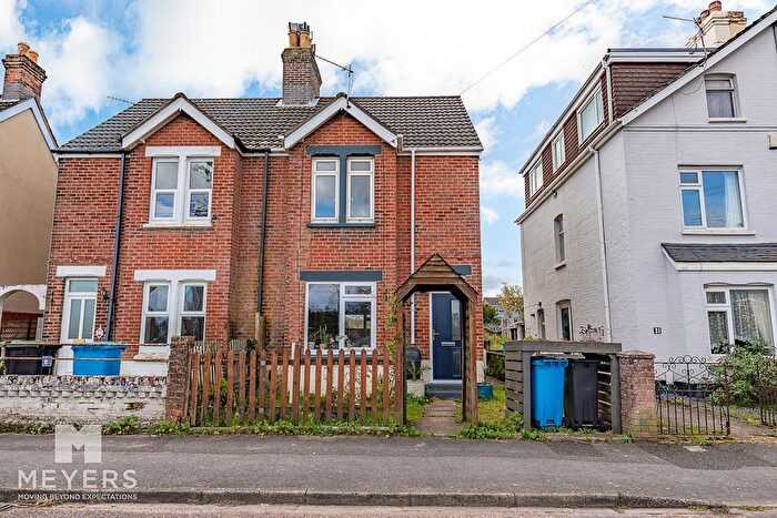 4 Bedroom Semi Detached House For Sale In Carters Avenue, Hamworthy, Poole, BH15