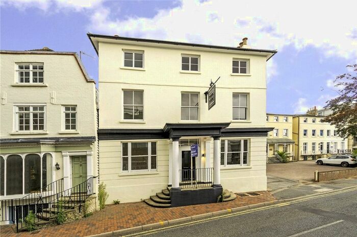 2 Bedroom Flat To Rent In Church Road, Tunbridge Wells, Kent, TN1