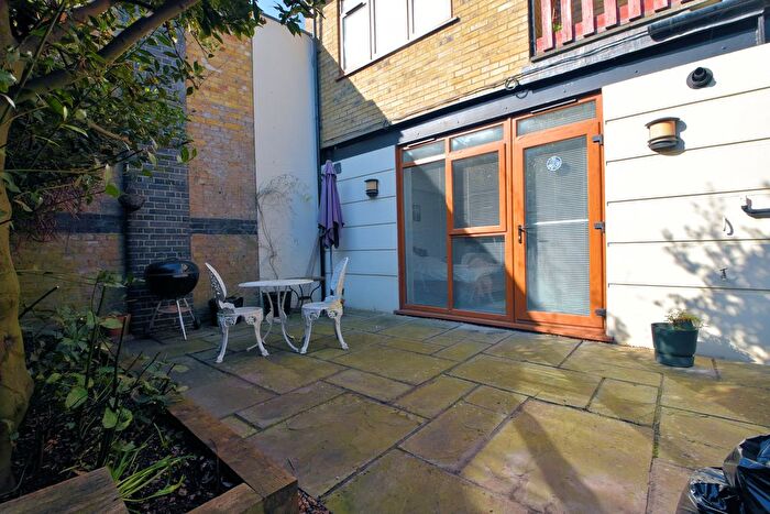 1 Bedroom Flat For Sale In Wedmore Street, Tufnell Park, London, N19