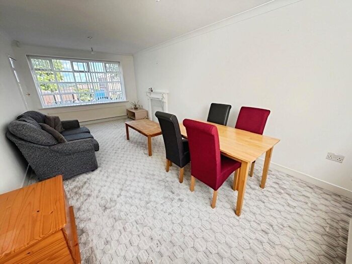 3 Bedroom Detached House To Rent In Stafford Drive, Rotherham, South Yorkshire, S60