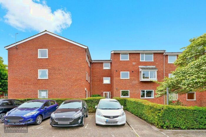 2 Bedroom Flat To Rent In Haslam Close, Ickenham, Uxbridge, UB10