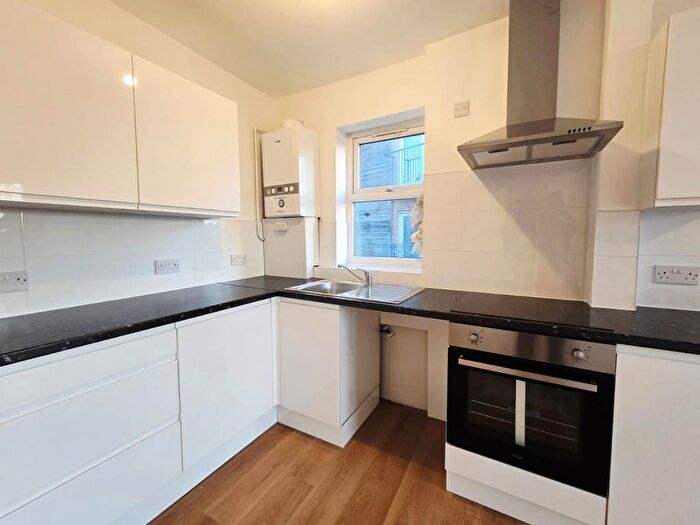 2 Bedroom Flat To Rent In Croyland Road, N9