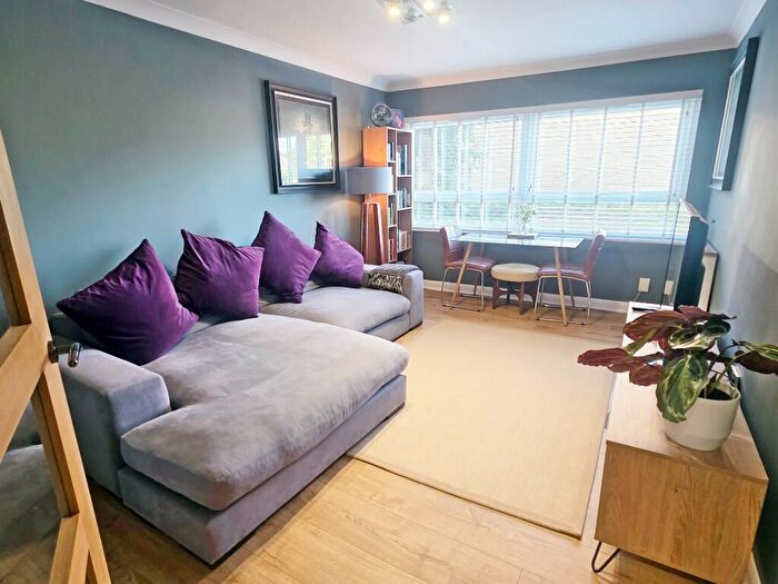 1 Bedroom Apartment For Sale In Pinelands Court, Bournemouth, Dorset, BH8