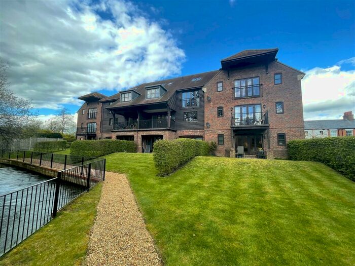 2 Bedroom Apartment To Rent In Bewicks Reach, Newbury, RG14