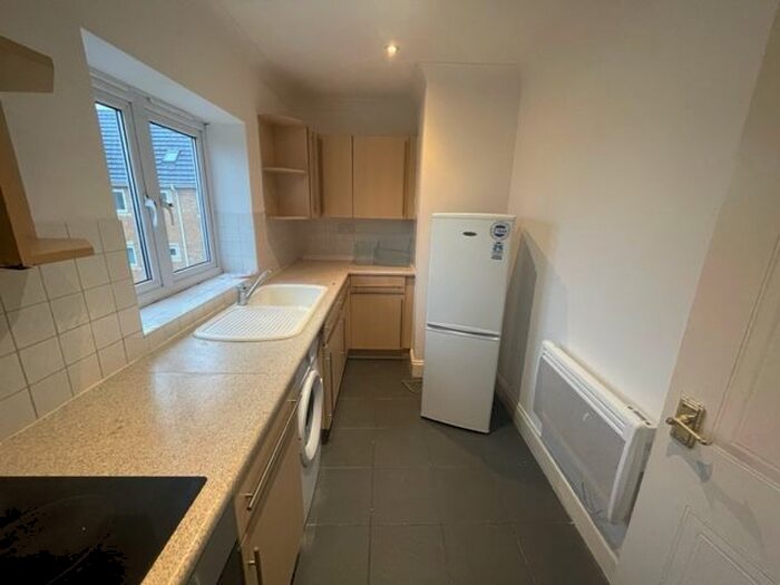 3 Bedroom Flat To Rent In Morgan Close, Leagrave, Luton, LU4