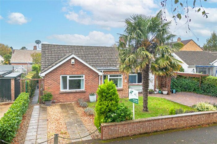 3 Bedroom Detached Bungalow For Sale In Broadleas Crescent, Devizes, Wiltshire, SN10