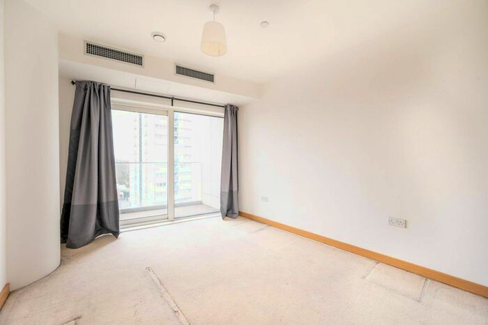 1 Bedroom Flat To Rent In River Heights, Stratford, London, E15