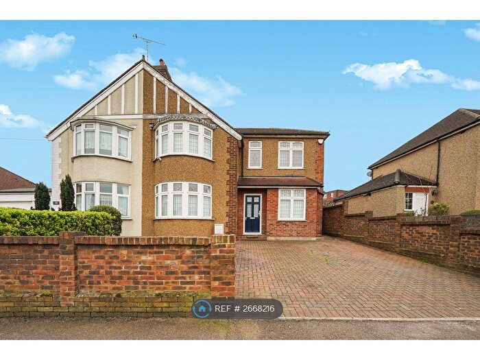 4 Bedroom Semi Detached House To Rent In Waltham Way, London, E4