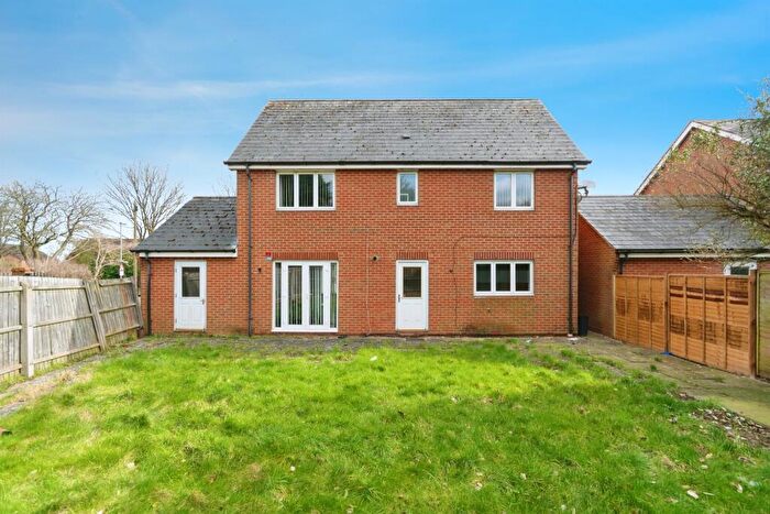 4 Bedroom House To Rent In Woodcock Lane North, Solihull, B27