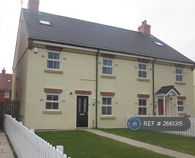 5 Bedroom Semi-Detached House To Rent In Merrybent Drive, Darlington, DL2