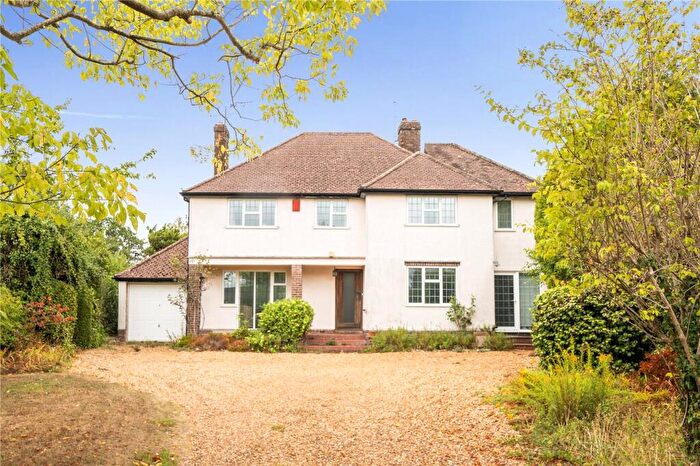 4 Bedroom Detached House For Sale In Echo Barn Lane, Wrecclesham, Farnham, Surrey, GU10