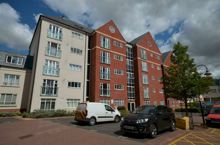 2 Bedroom Apartment For Sale In Ushers Court, Trowbridge, BA14