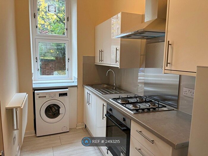3 Bedroom Flat To Rent In West Princes Street, Glasgow, G4