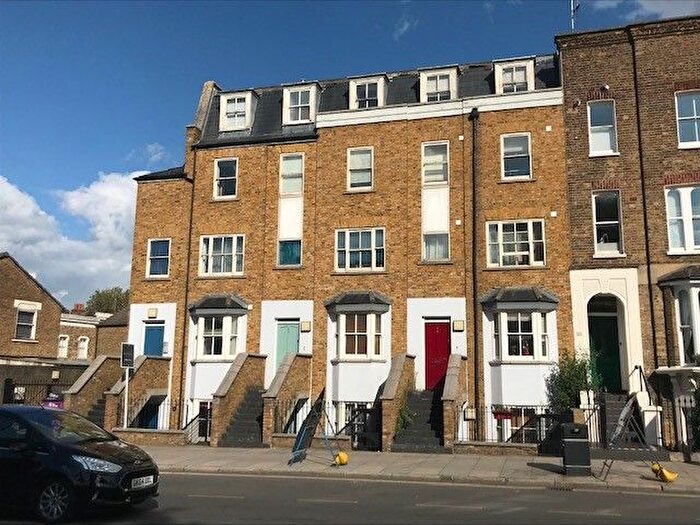 3 Bedroom Flat To Rent In Grove Road, London, E3