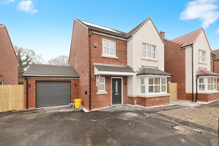 3 Bedroom Detached House For Sale In Snowbird Close, Burn, YO8