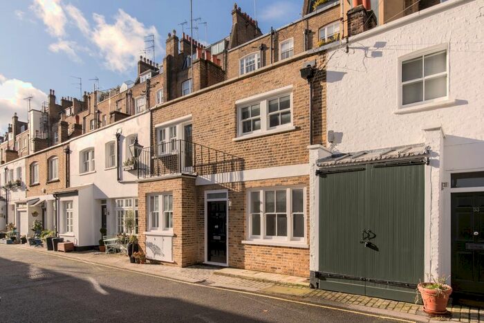 2 Bedroom Mews To Rent In Gloucester Place Mews, London, W1U