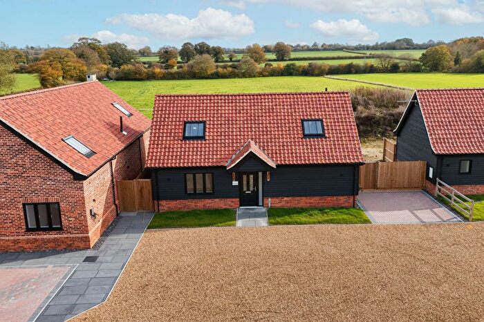 3 Bedroom Chalet For Sale In Mitchells Yard, Mill Road, Winfarthing, Diss, IP22