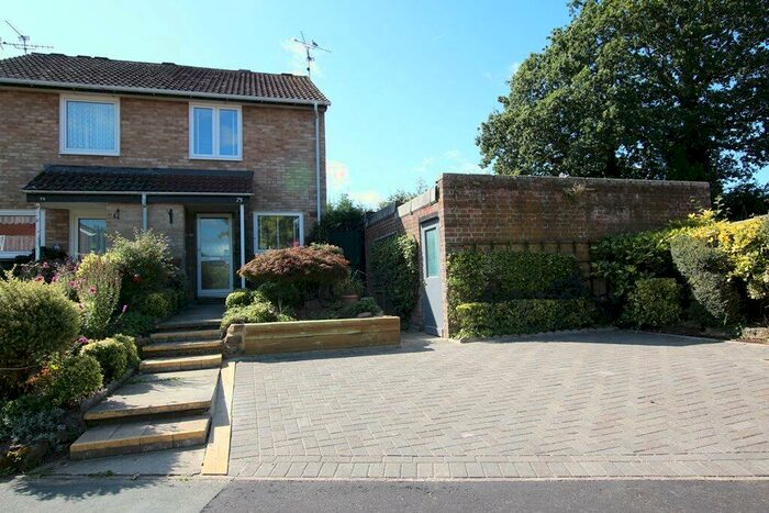 2 Bedroom Semi-Detached House To Rent In Drake Close, Horsham, RH12
